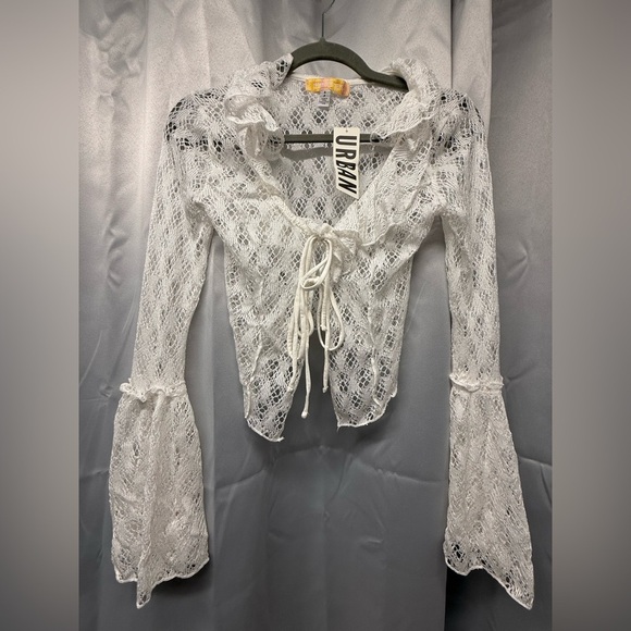 Urban Outfitters Women’s White Crochet Cardigan Size S Bell Sleeve NWT - Picture 1 of 3